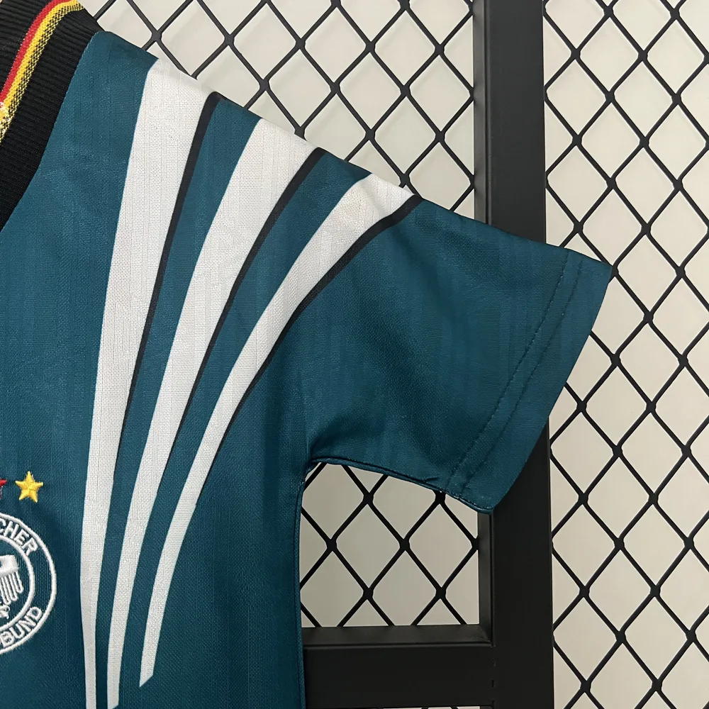 Germany 1996 Retro Germany Away Football Shirt Kids Size 1996 — 6