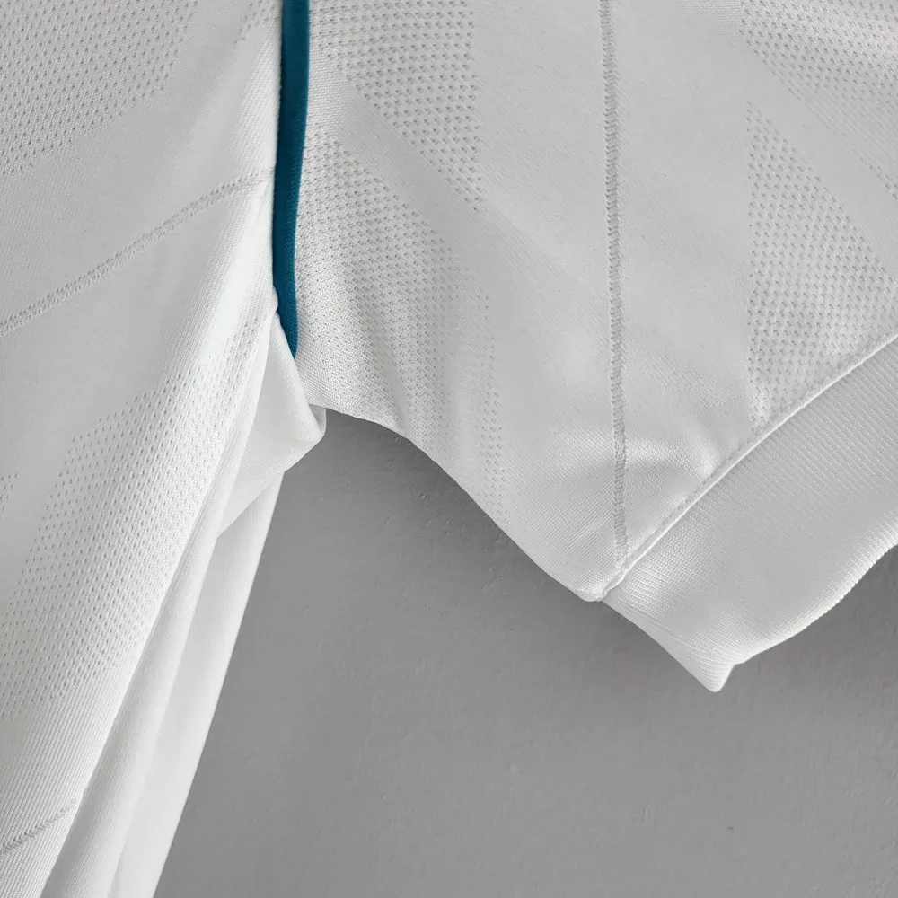 Real Madrid 2017/2018 Retro Real Madrid Local 2017/2018 — 8
