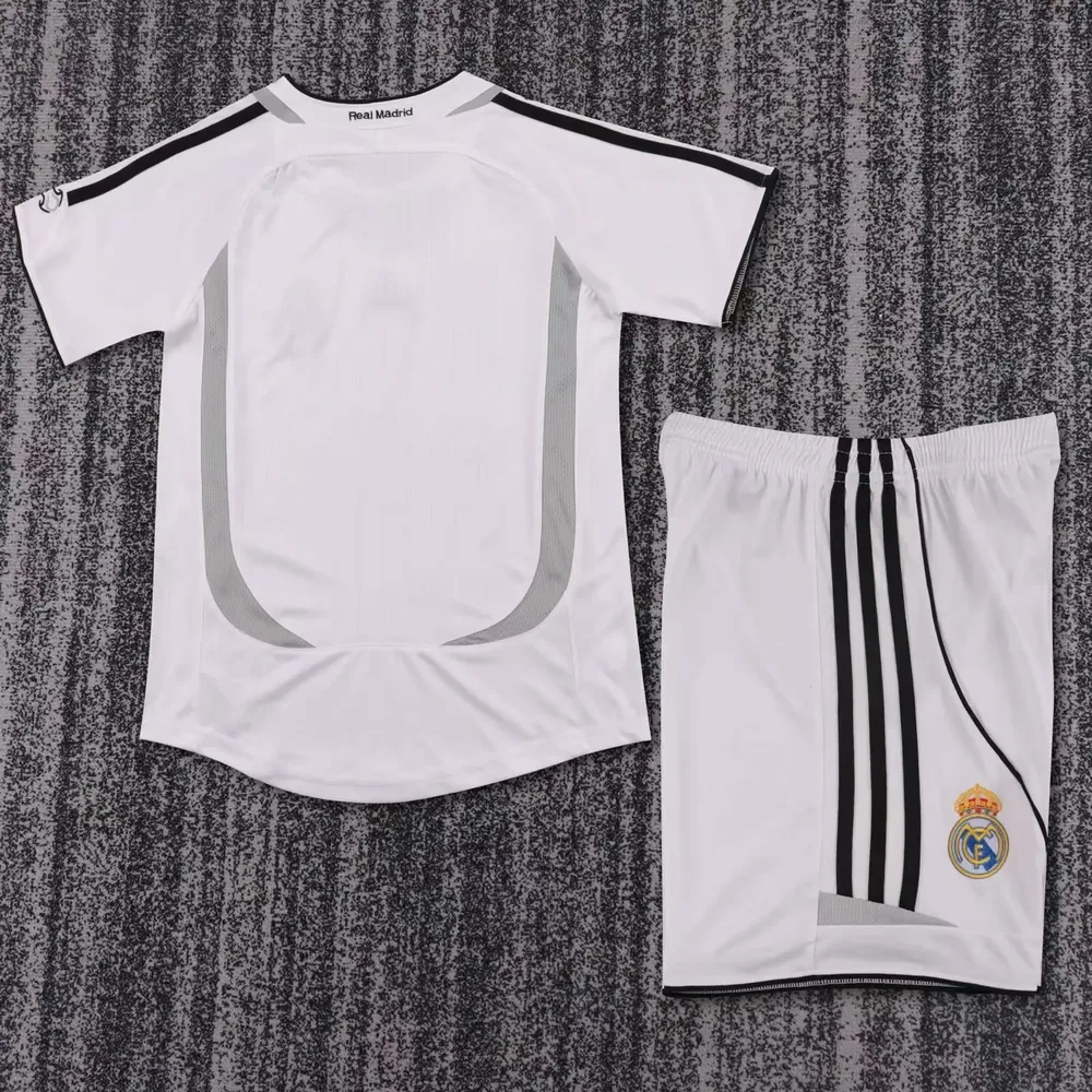 Real Madrid 2006-2007 Retro Real Madrid Home Football Shirt Kids Size 2006/2007 — 2