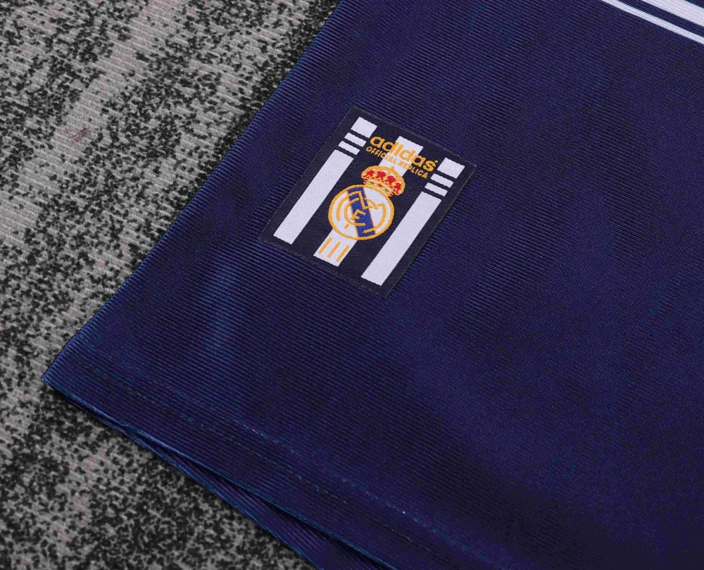 Real Madrid 1998-1999 Retro Real Madrid Away Football Shirt Kids Size 1998/1999 — 8