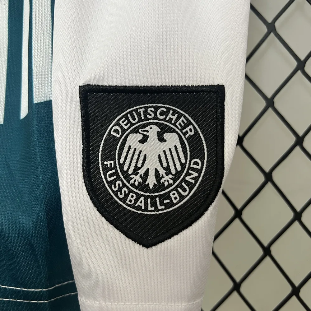 Germany 1996 Retro Germany Away Football Shirt Kids Size 1996 — 3
