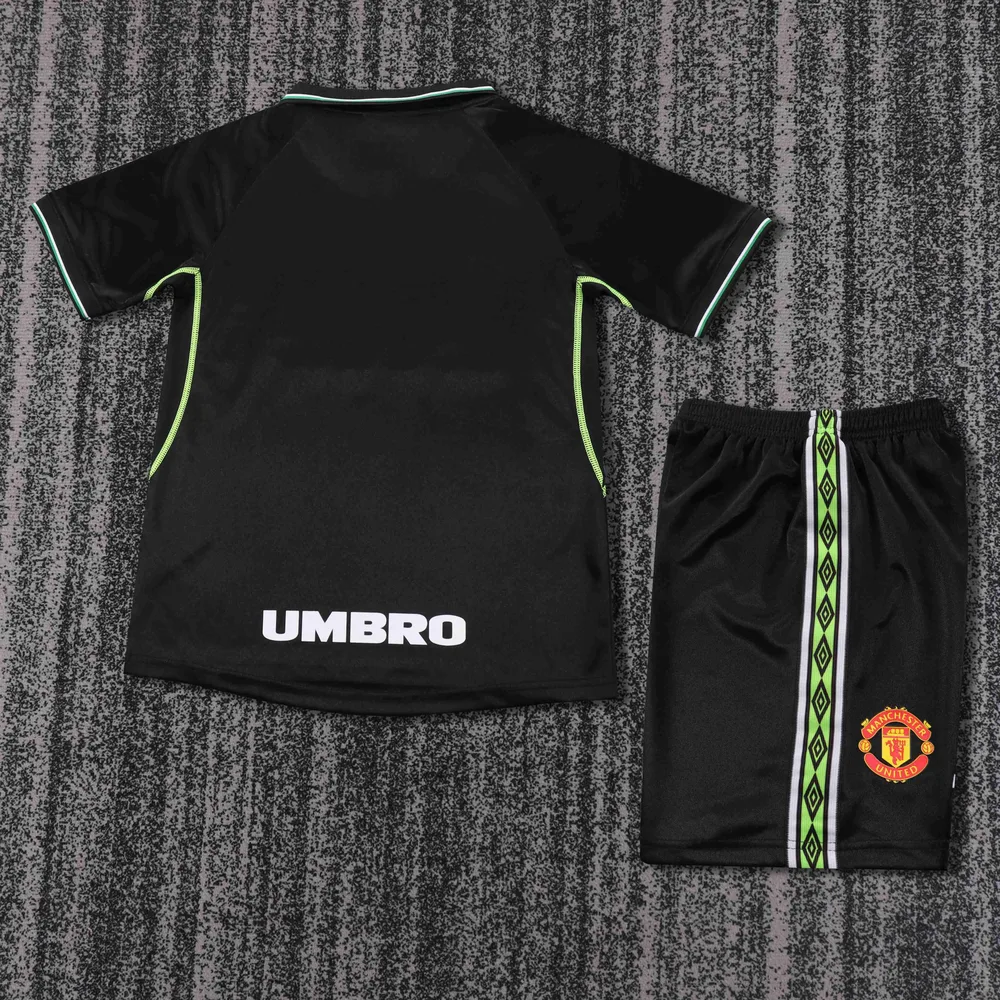 Manchester United 1998-1999 Retro Manchester United Third Away Football Shirt Kids Size 1998/1999 — 2