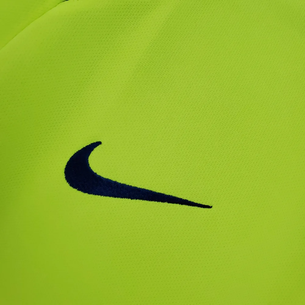 Barcelona 2005/2006 Retro Barcelona Away Football Shirt 2005/2006 — 4