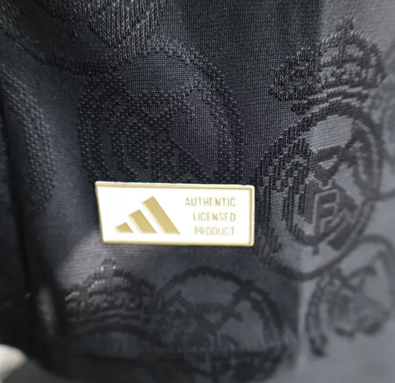 Real Madrid 2026/2027 Versión jugador Real Madrid Edición especial Black Camiseta de fútbol 2026/27 — 7