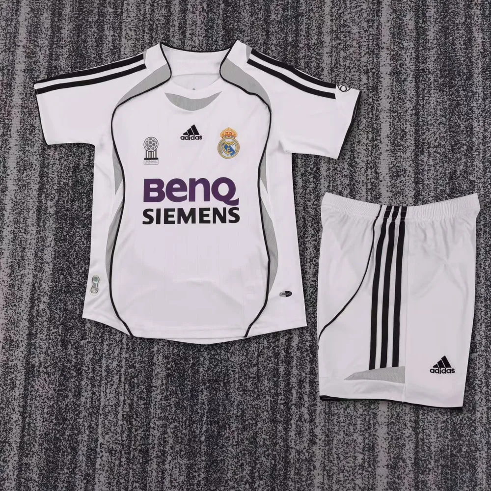 Real Madrid 2006-2007 Retro Real Madrid Home Football Shirt Kids Size 2006/2007