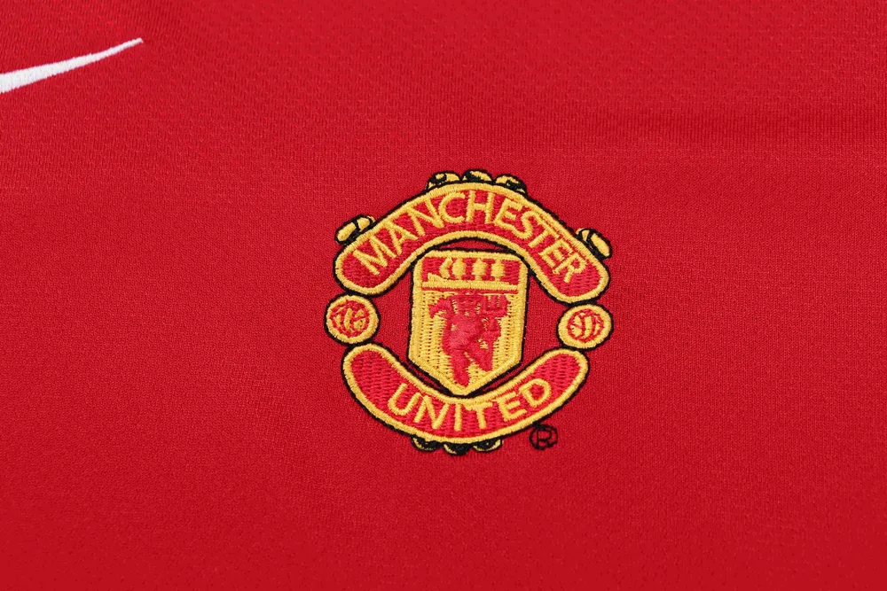 Manchester United 2005-2006 Retro Manchester United Home Football Shirt Kids Size 2005/2006 — 5