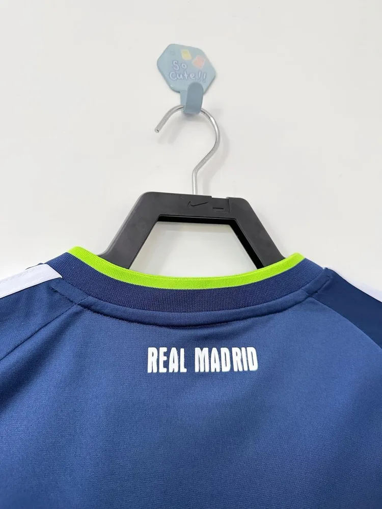 Real Madrid 2010/2011 Retro Real Madrid Visitante Camiseta de fútbol 2010/2011 — 4