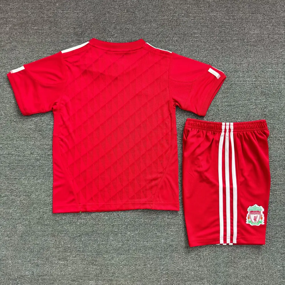Liverpool 2010/2011 Retro Liverpool Football Shirt Home Kids Size 2010/2011 — 2