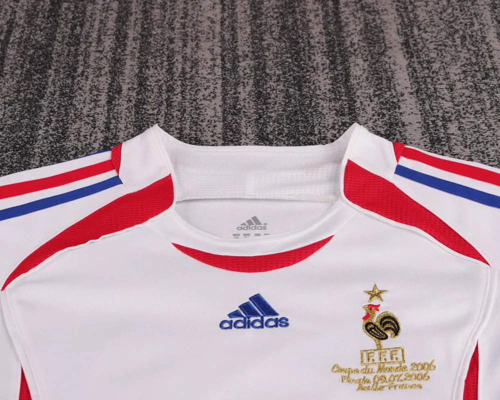 France 2006 Retro France Away Football Shirt Kids Size 2006 — 3