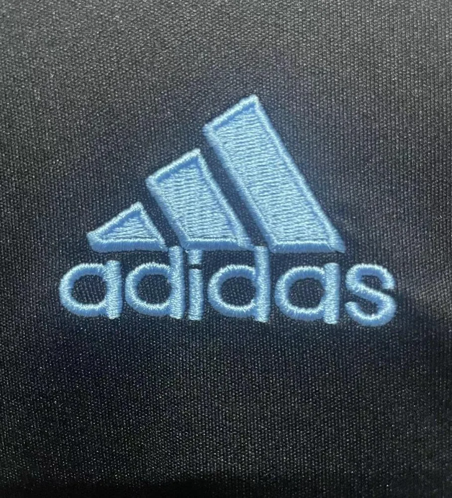 Real Madrid 2009/2010 Retro Real Madrid Away Football Shirt 2009/2010 — 10