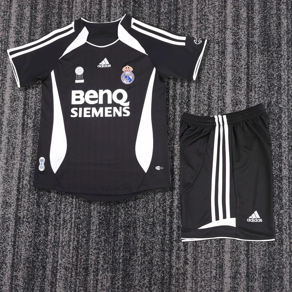 Real Madrid 2006-2007 Retro Real Madrid Third Away Football Shirt Kids Size 2006/2007