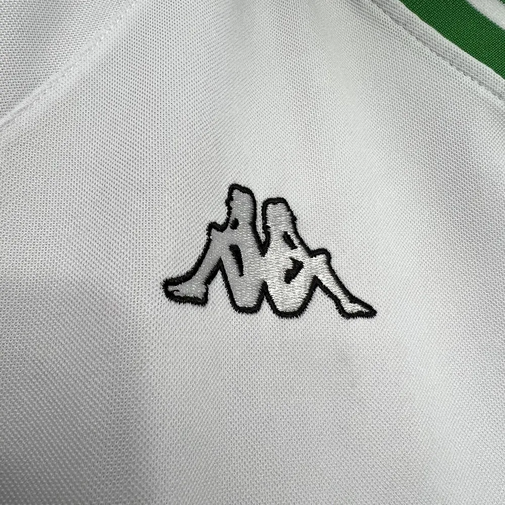 Werder Bremen 2001/2002 Retro Werder Bremen Home Football Shirt 2001/2002 — 7