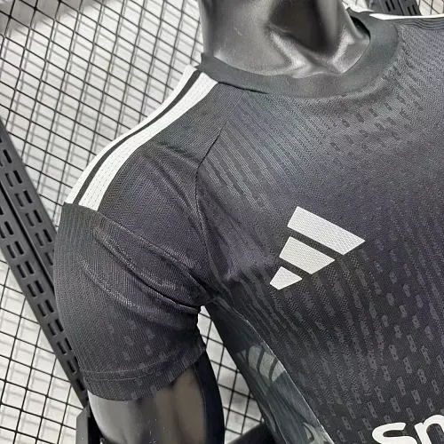Manchester United 2026/2027 Player Version Manchester United Goalkeeper Football Jersey 2026/27 — 8