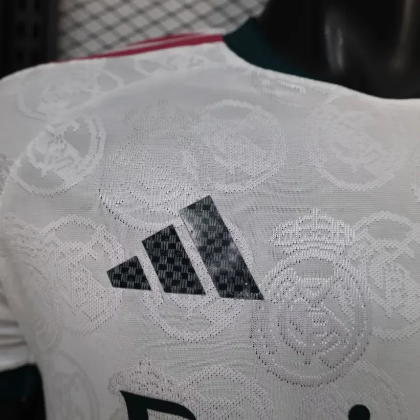 Real Madrid 2026/2027 Versión jugador Real Madrid Edición especial 04 Camiseta de fútbol 2026/27 — 4