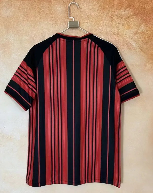 Frankfurt 2026/2027 Frankfurt Local Camiseta de fútbol 2026/27 — 2