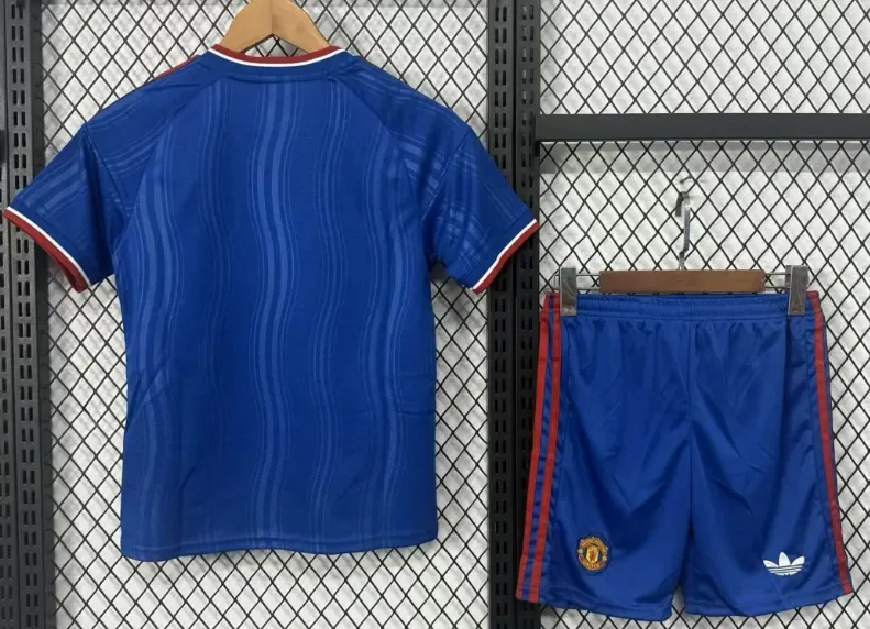 Manchester United 2026/2027 Manchester United Away Football Shirt Kids Size 2026/27 — 2